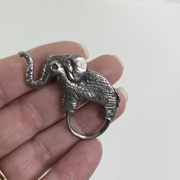 Unmarked Silver tone Elephant Animal Eyeglasses Holder Pin Broach - Picture 5 of 8